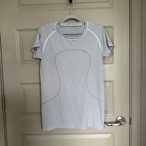 Lululemon black white stripe swiftly tech short sleeve top size 10